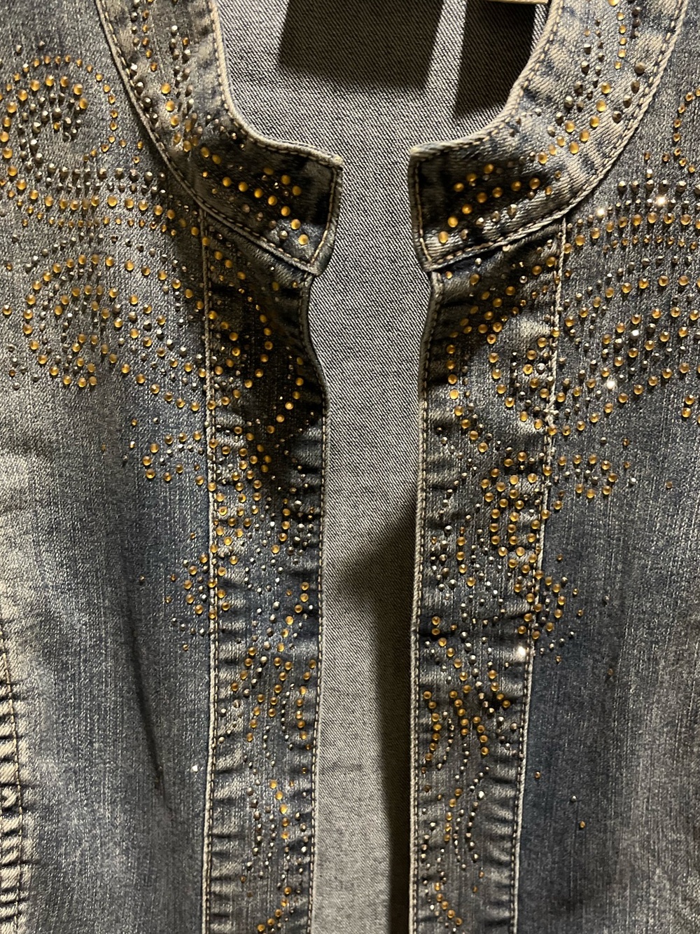 15. WOMENS CHICO’S 2/L DETAIL DENIM JACKET - Picture 3 of 6